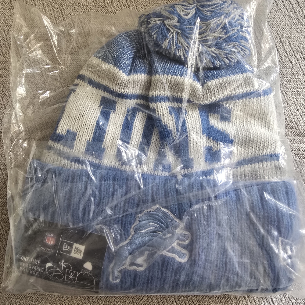 Detroit Lions Blue & White Pom Pom Beanie